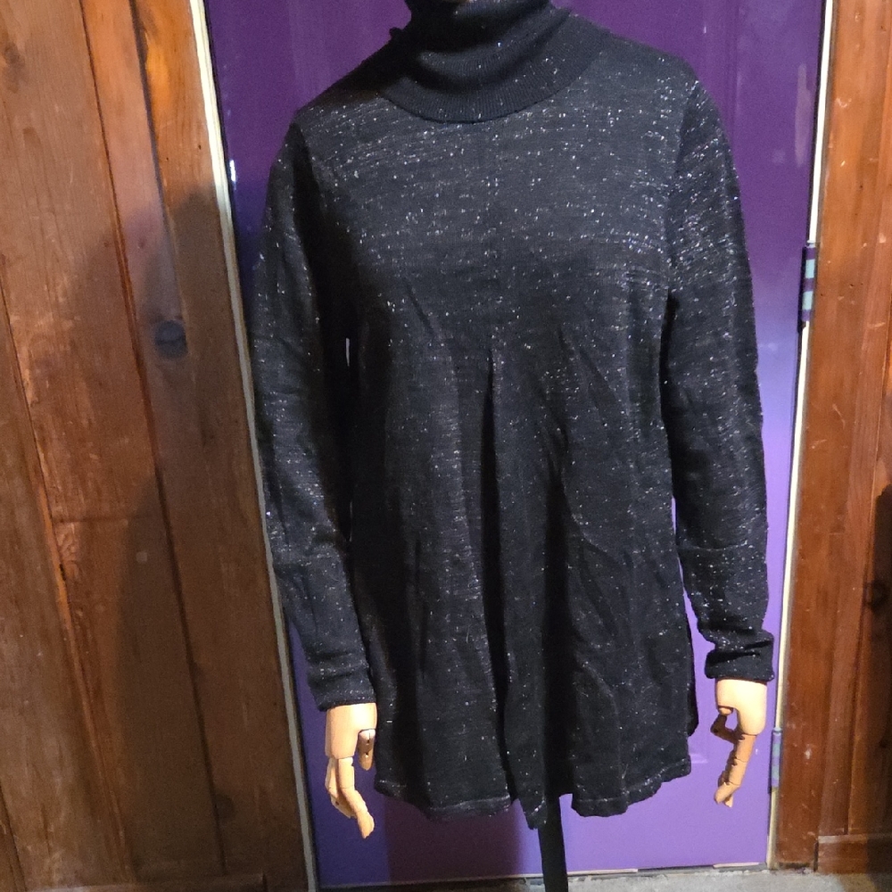 L Vera Wang Sparkly Turtle Neck Sweater Business Casual Collegiate